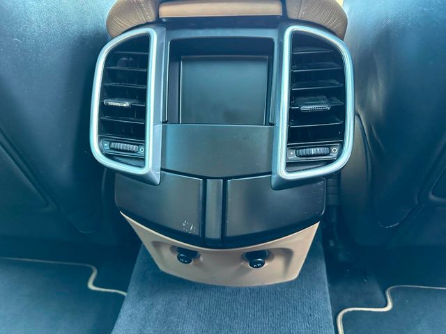 2014 Porsche Cayenne AWD 4dr Platinum Edition - 22916532 - 29