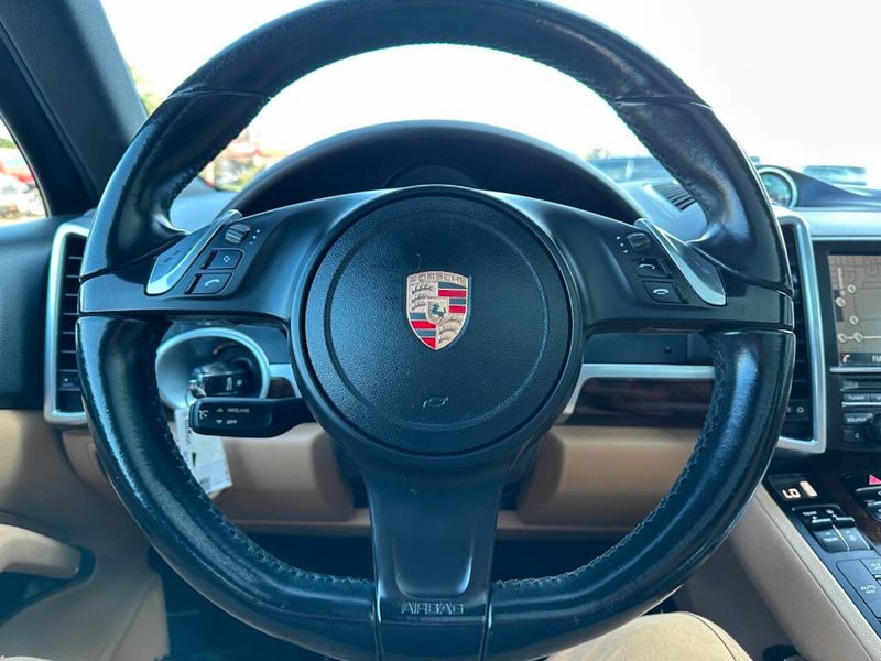 2014 Porsche Cayenne AWD 4dr Platinum Edition - 22916532 - 36