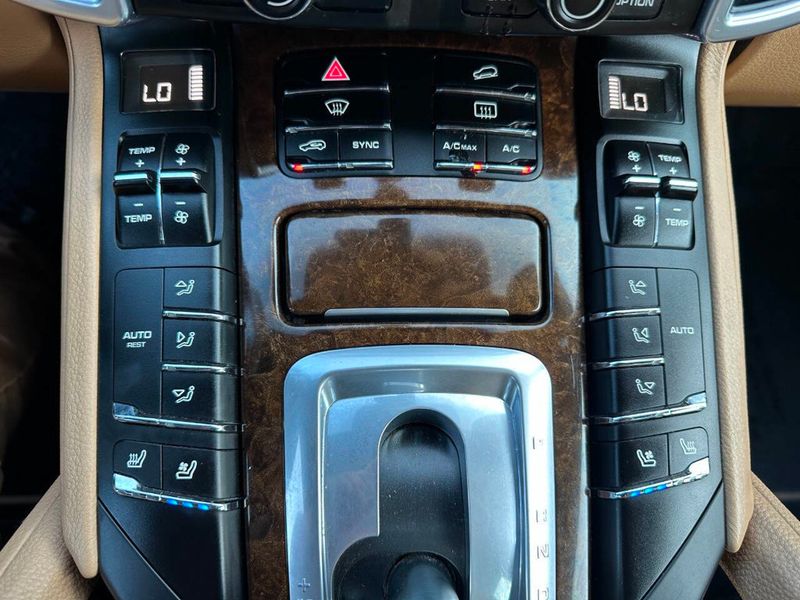 2014 Porsche Cayenne AWD 4dr Platinum Edition - 22916532 - 53