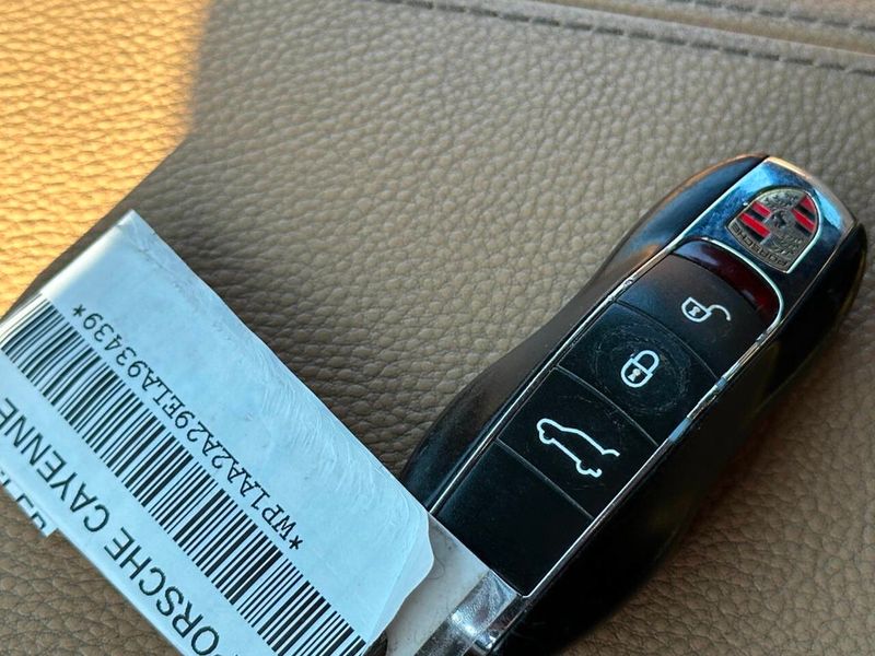 2014 Porsche Cayenne AWD 4dr Platinum Edition - 22916532 - 62