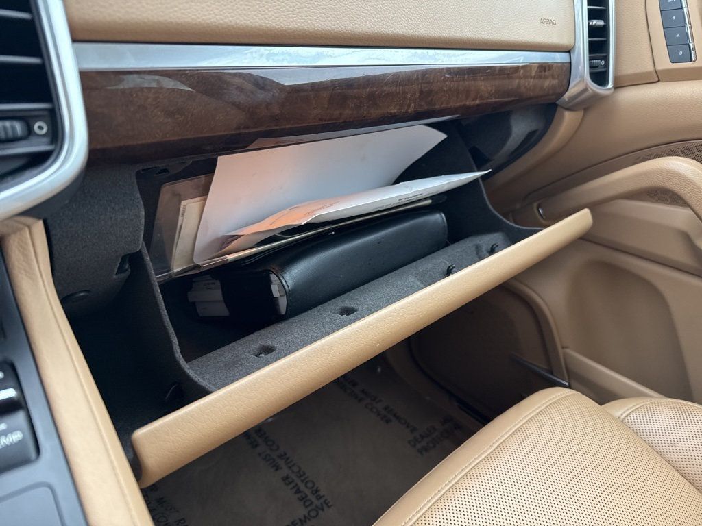 2014 Porsche Cayenne AWD 4dr Tiptronic - 22975156 - 16