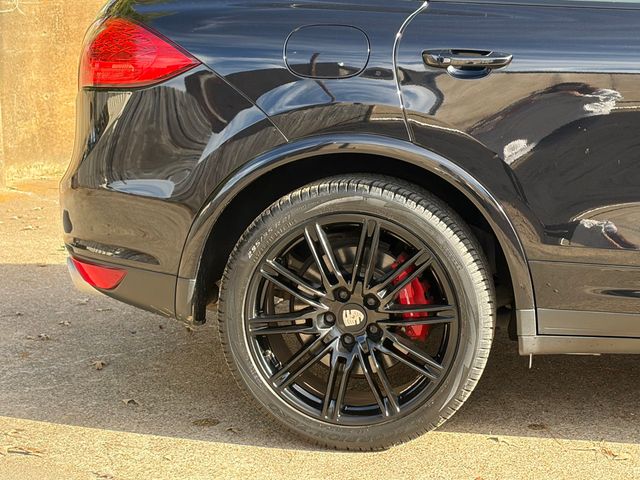 2014 Porsche Cayenne AWD 4dr Turbo - 22953560 - 16