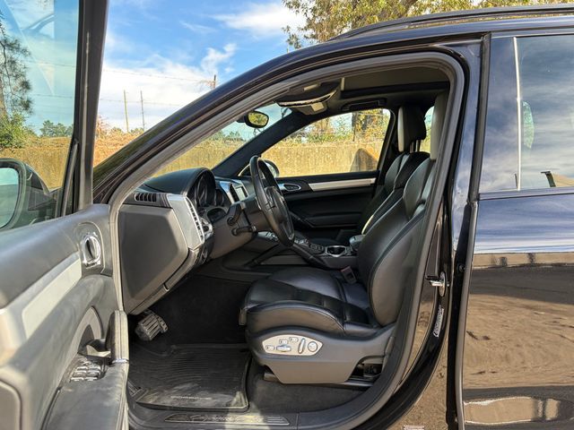 2014 Porsche Cayenne AWD 4dr Turbo - 22953560 - 21