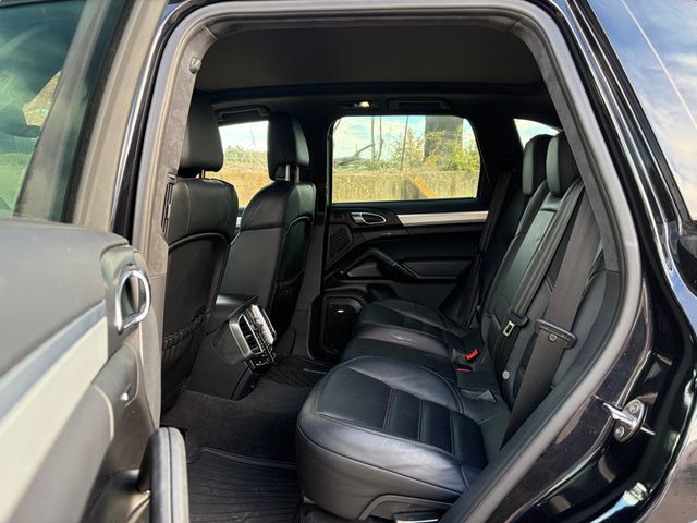 2014 Porsche Cayenne AWD 4dr Turbo - 22953560 - 31
