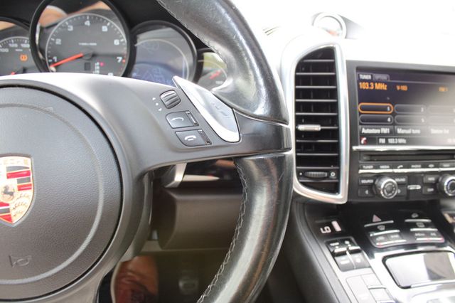 2014 Porsche Cayenne AWD Platinum - 23007763 - 32