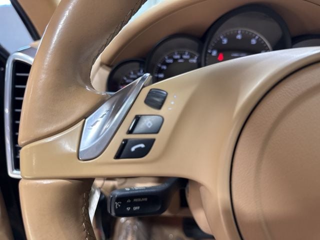 2014 Porsche Cayenne Base Trim - 22975156 - 11