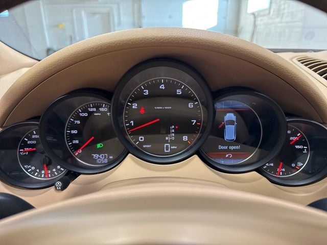 2014 Porsche Cayenne Base Trim - 22975156 - 15