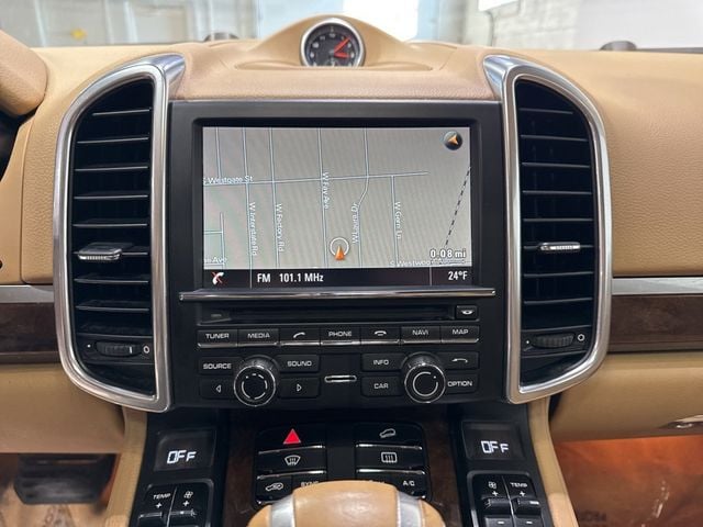 2014 Porsche Cayenne Base Trim - 22975156 - 16