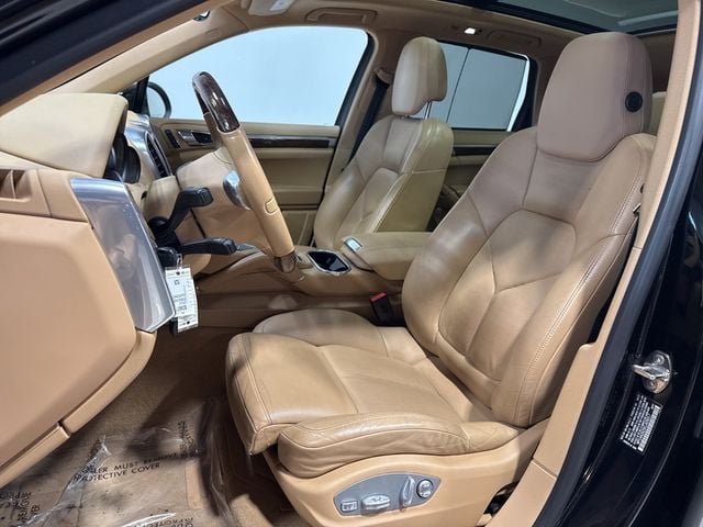 2014 Porsche Cayenne Base Trim - 22975156 - 26