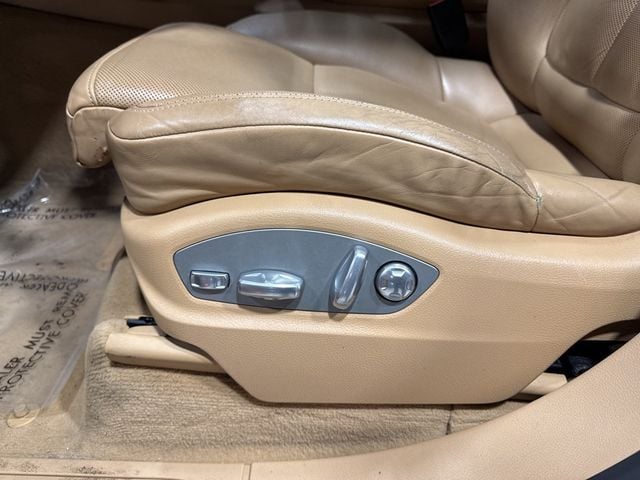 2014 Porsche Cayenne Base Trim - 22975156 - 28