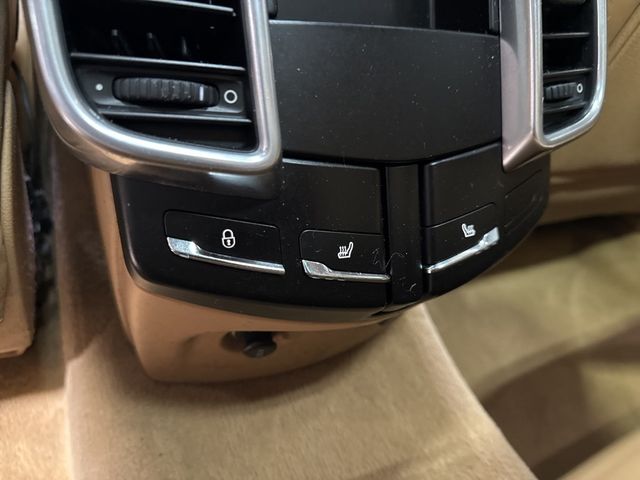 2014 Porsche Cayenne Base Trim - 22975156 - 37