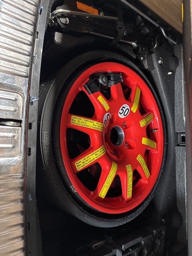 2014 Porsche Cayenne Base Trim - 22975156 - 39