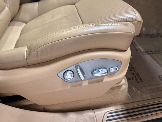 2014 Porsche Cayenne Base Trim - 22975156 - 49