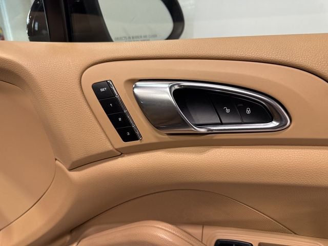 2014 Porsche Cayenne Base Trim - 22975156 - 51