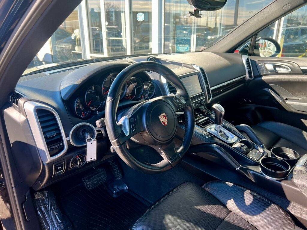 2014 Porsche Cayenne Base Trim - 22976568 - 12