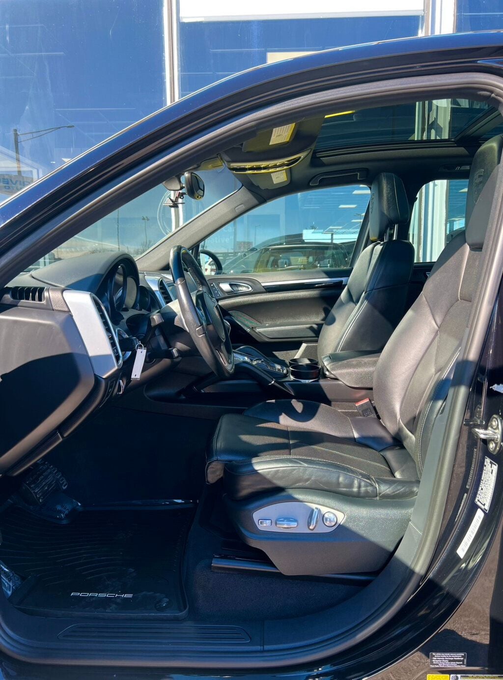 2014 Porsche Cayenne Base Trim - 22976568 - 13