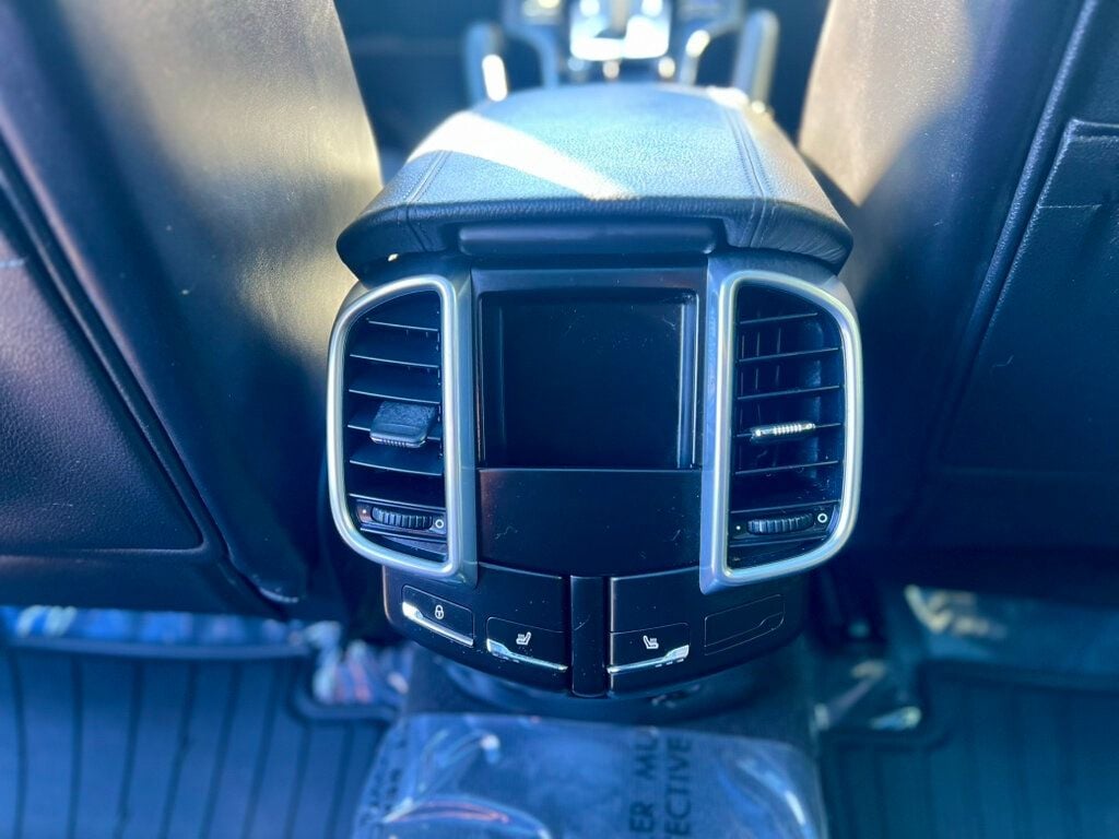 2014 Porsche Cayenne Base Trim - 22976568 - 16