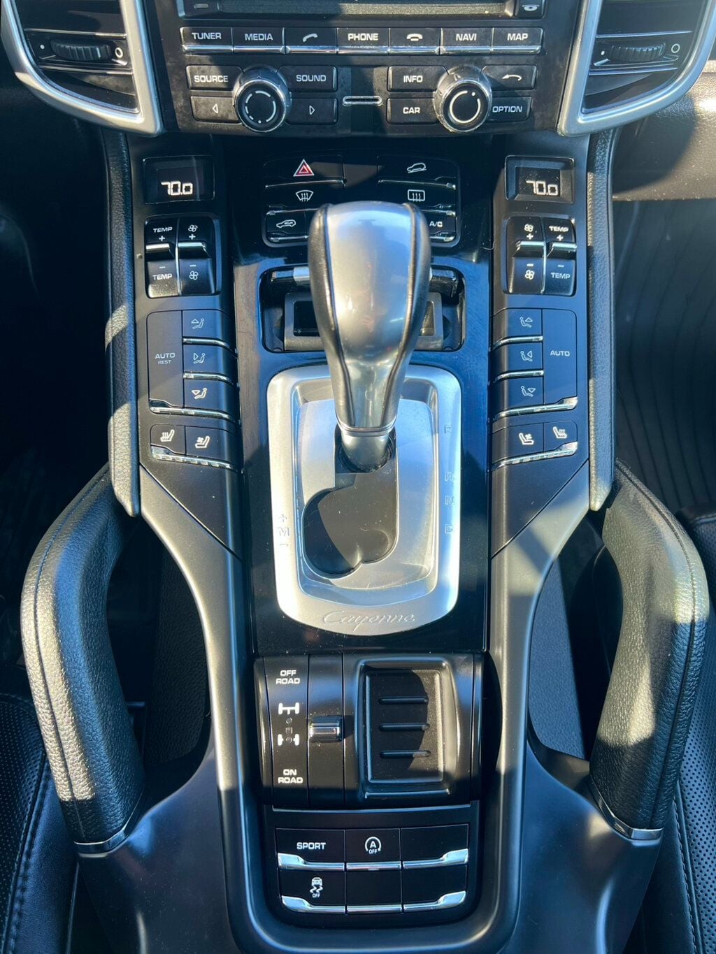 2014 Porsche Cayenne Base Trim - 22976568 - 23