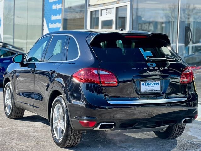 2014 Porsche Cayenne Base Trim - 22976568 - 3