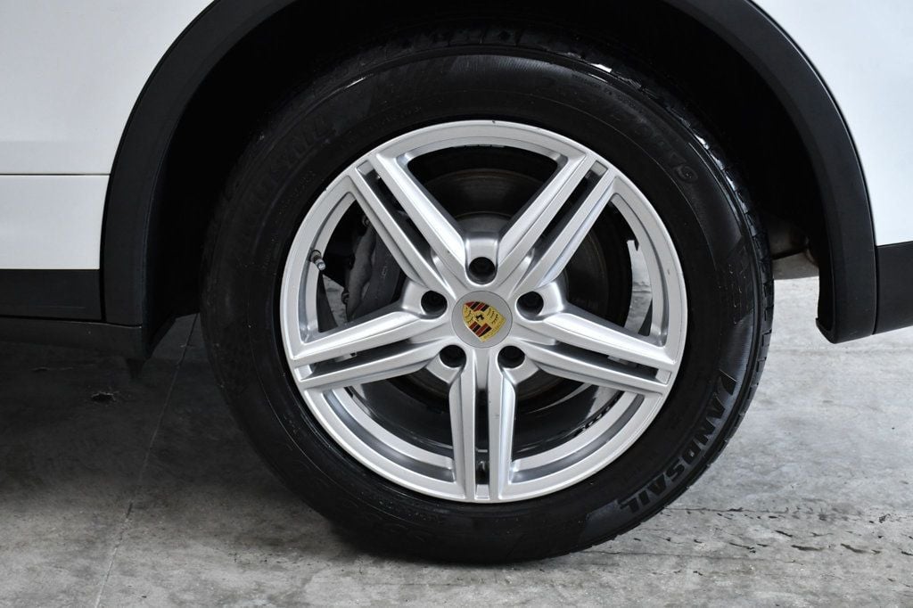 2014 Porsche Cayenne Base Trim - 22976711 - 11