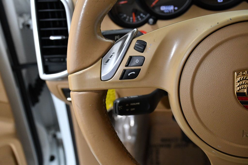 2014 Porsche Cayenne Base Trim - 22976711 - 20