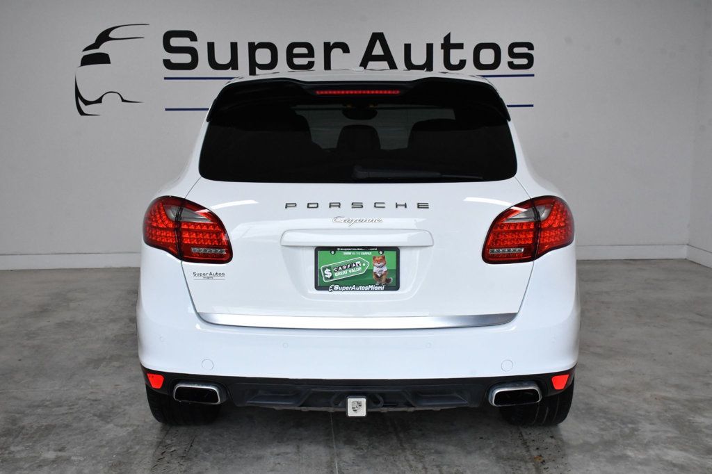 2014 Porsche Cayenne Base Trim - 22976711 - 4