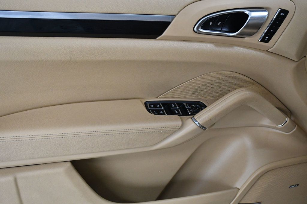 2014 Porsche Cayenne Base Trim - 22976711 - 8