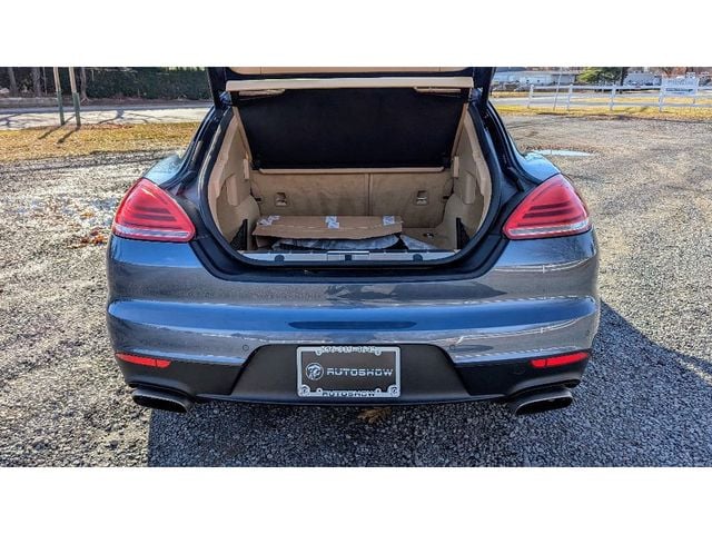 2014 Porsche Panamera Base photo 13