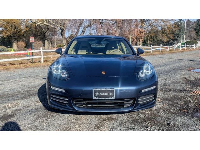 2014 Porsche Panamera Base photo 2