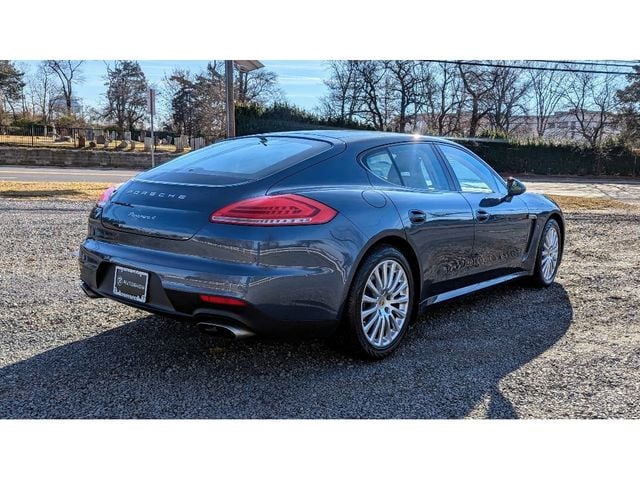 2014 Porsche Panamera Base photo 7