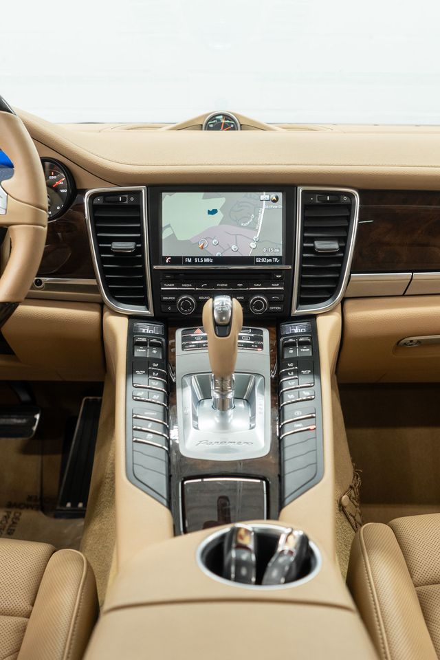 2014 Porsche Panamera 4dr Hatchback 4 - 23002184 - 25