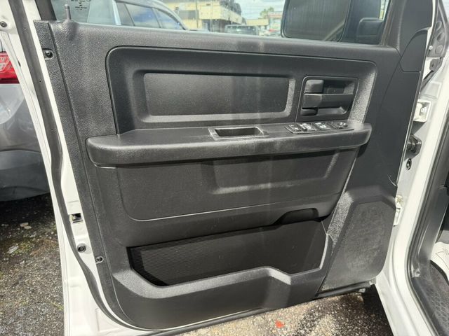 2014 Ram 1500 2WD Crew Cab 149" Lone Star - 23096204 - 18