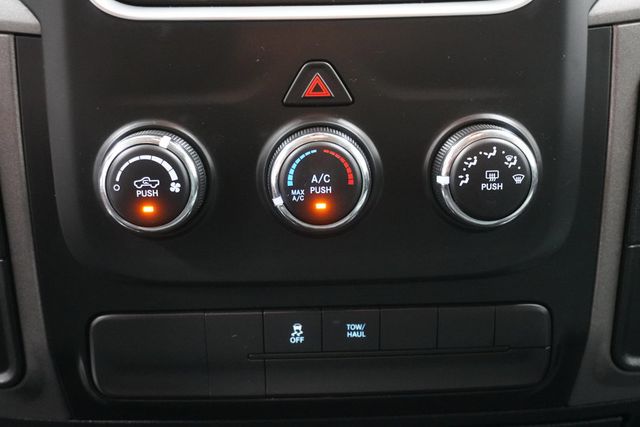 2014 Ram 1500 2WD Quad Cab 140.5" Express - 22997329 - 14