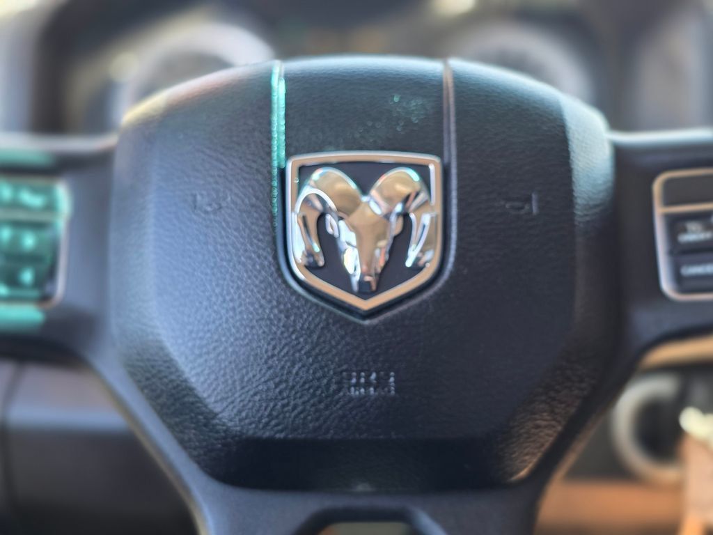 2014 Ram 1500 2WD Reg Cab 120.5" Express - 22991342 - 23
