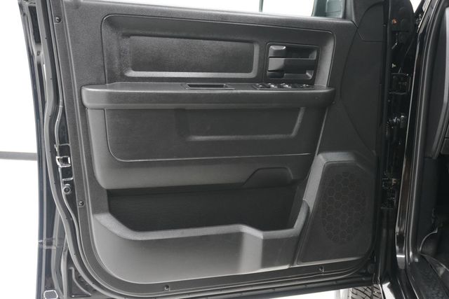 2014 Ram 1500 4WD Crew Cab 140.5" Express - 22946722 - 9