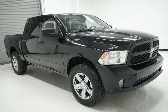 2014 Ram 1500 4WD Crew Cab 140.5" Express - 22946722 - 2