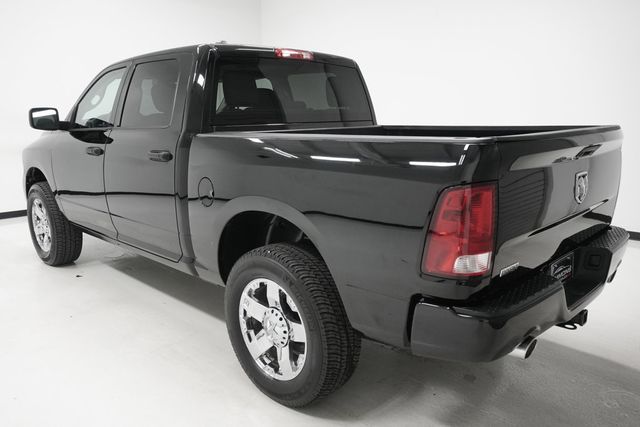 2014 Ram 1500 4WD Crew Cab 140.5" Express - 22946722 - 4