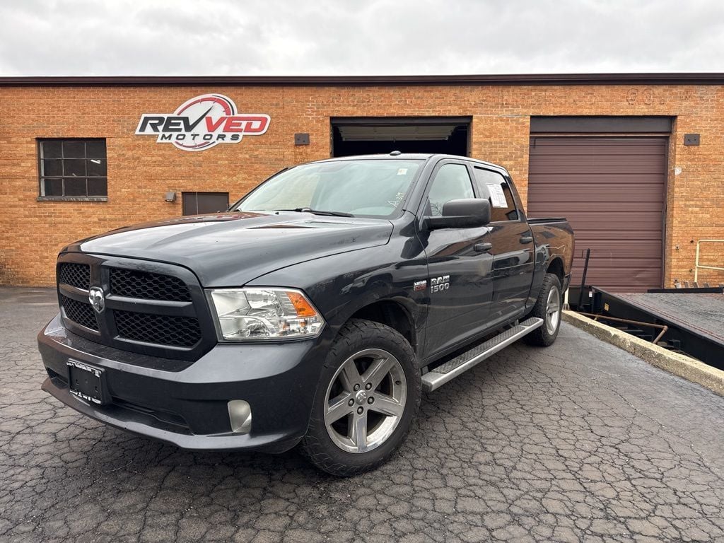 2014 Ram 1500 4WD Crew Cab 140.5" Express - 22997608 | Video 1