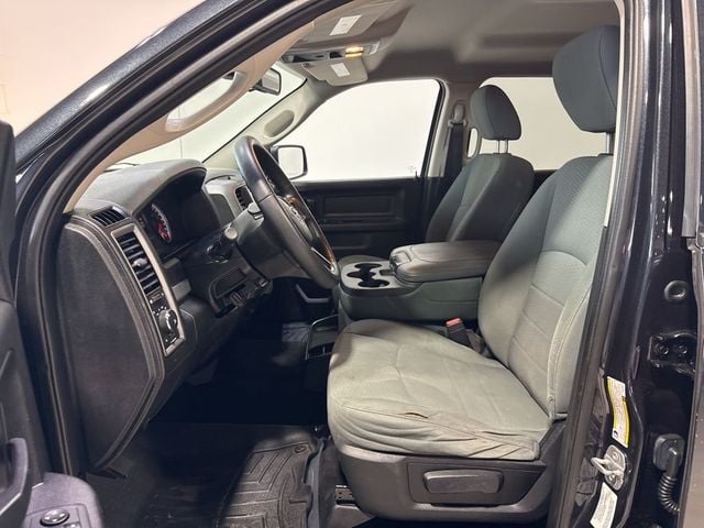 2014 Ram 1500 4WD Crew Cab 140.5" Express - 22997608 - 19