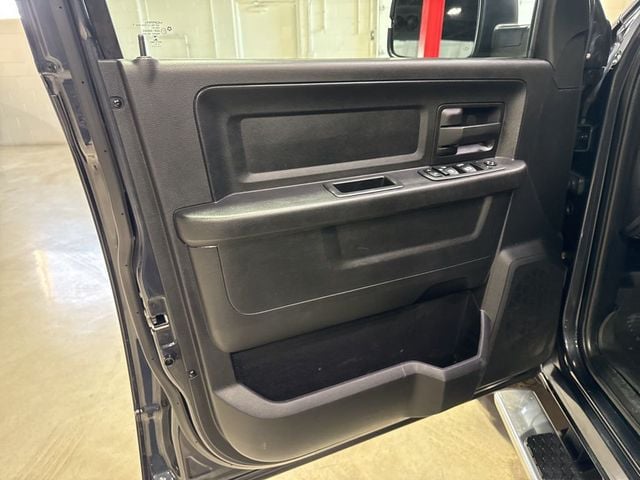 2014 Ram 1500 4WD Crew Cab 140.5" Express - 22997608 - 21