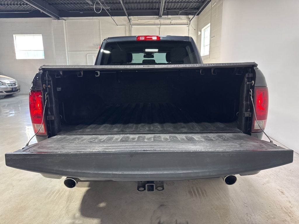 2014 Ram 1500 4WD Crew Cab 140.5" Express - 22997608 - 27