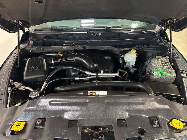 2014 Ram 1500 4WD Crew Cab 140.5" Express - 22997608 - 37