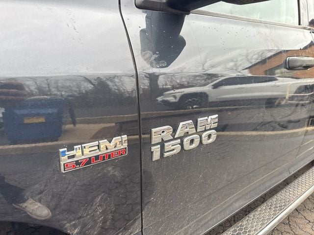 2014 Ram 1500 4WD Crew Cab 140.5" Express - 22997608 - 3