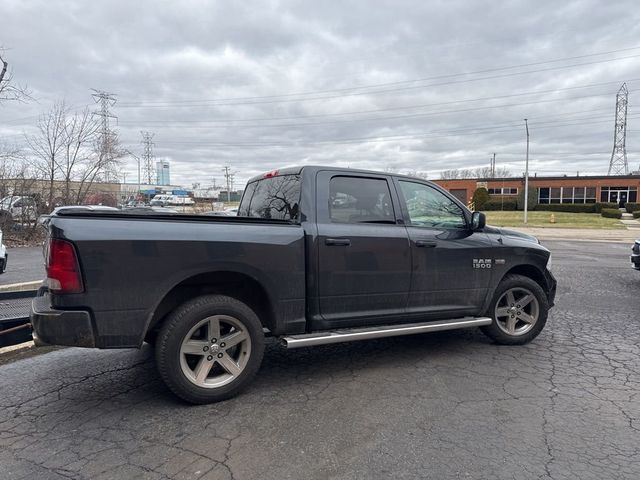2014 Ram 1500 4WD Crew Cab 140.5" Express - 22997608 - 5