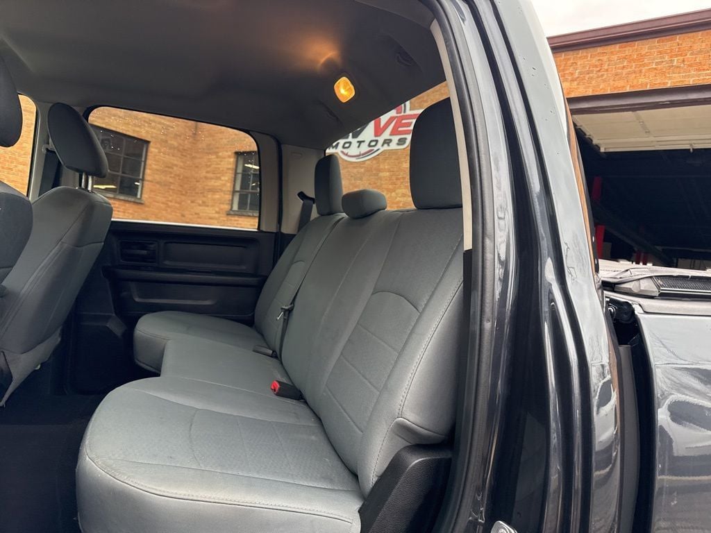2014 Ram 1500 4WD Crew Cab 140.5" Express - 22997608 - 7