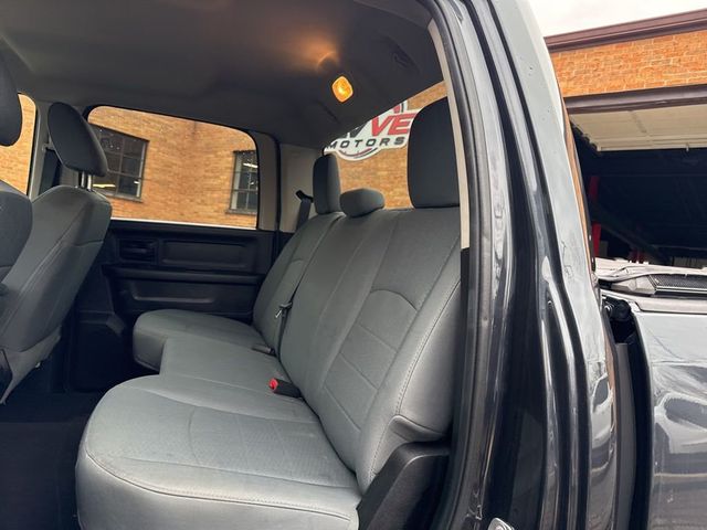 2014 Ram 1500 4WD Crew Cab 140.5" Express - 22997608 - 7
