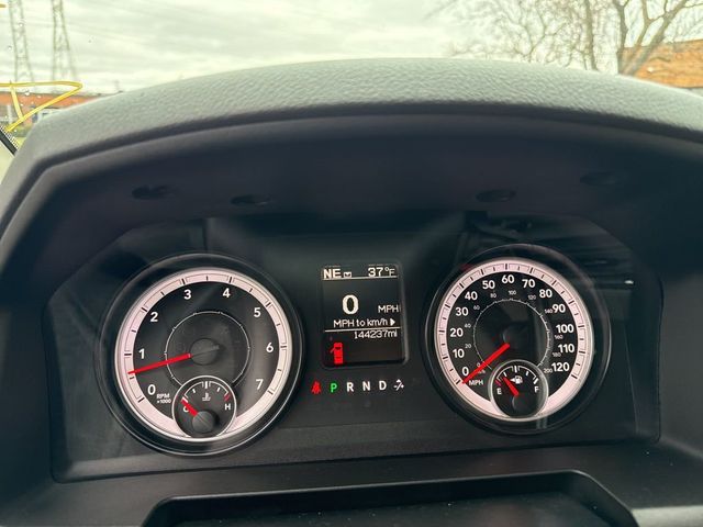 2014 Ram 1500 4WD Crew Cab 140.5" Express - 22997608 - 8