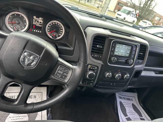 2014 Ram 1500 4WD Crew Cab 140.5" Express - 22958098 - 13