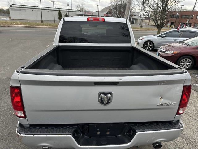2014 Ram 1500 4WD Crew Cab 140.5" Express - 22958098 - 7