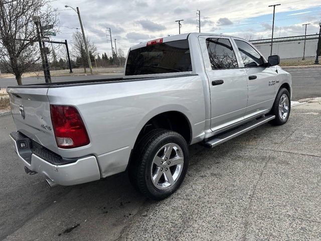 2014 Ram 1500 4WD Crew Cab 140.5" Express - 22958098 - 8
